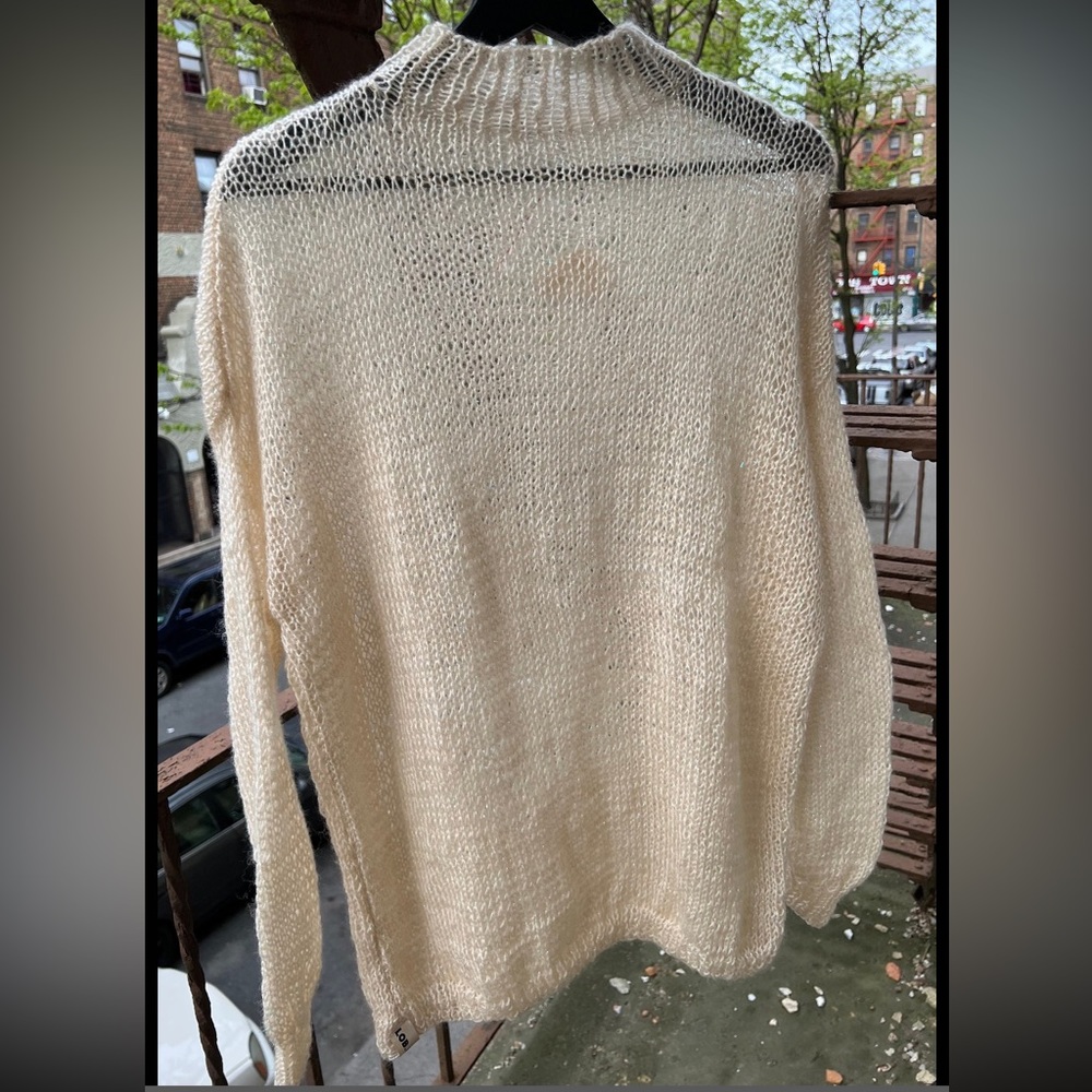 BRAND NEW WOMENS HAND KNITTED SWEATER